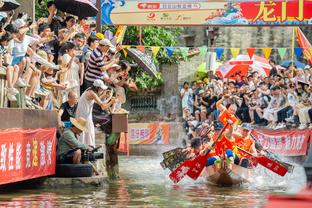 出场时间有限！文班亚马半场11分钟9投4中拿下12分9板4助